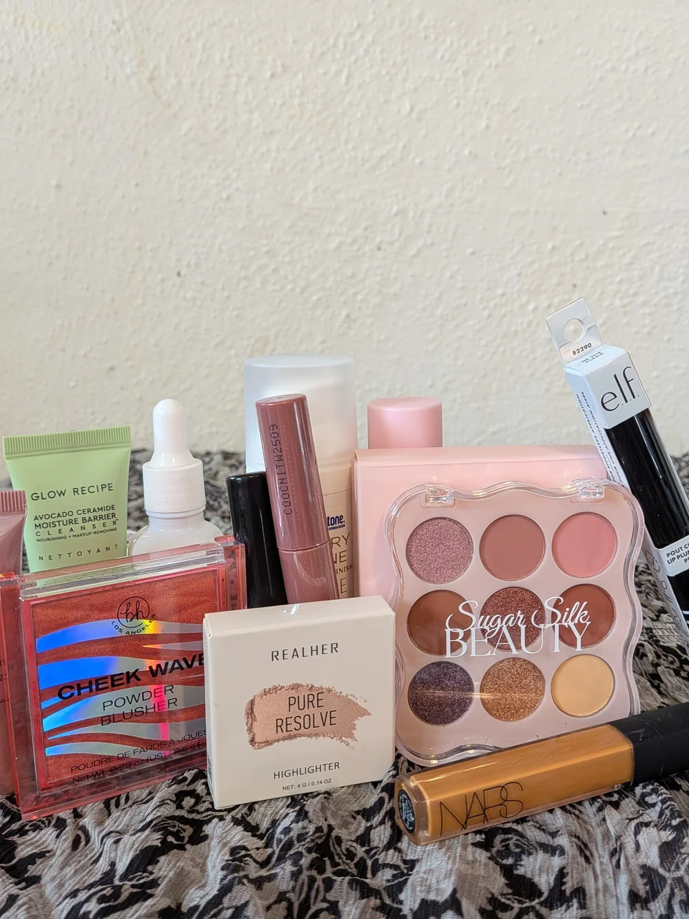 ✨ TRAVEL BEAUTY BUNDLE — $250+ RETAIL VALUE!